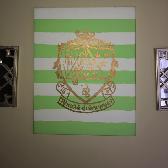 💚ΚΔ Crest Painting💚 - Picture 3 of 3